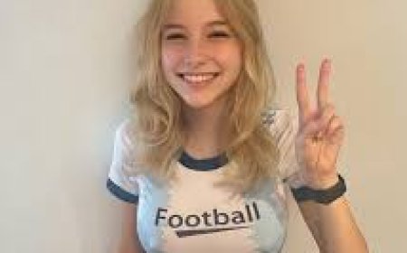 Zooemoore: The Rise of a Bold Digital Creator