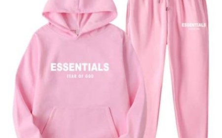 Relaxed Fit Essential Hoodie for All Occasions