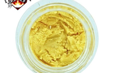 How to Use Cannabis Budder: Dabbing, Vaping & More