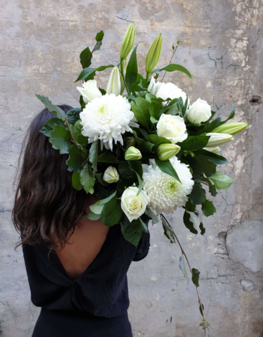 Choosing the Right Sympathy Flowers: A Guide for Thoughtful Giving