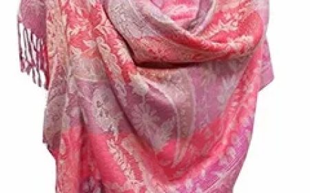 Effortless Elegance: Embracing the Beauty of the Pashmina Scarf