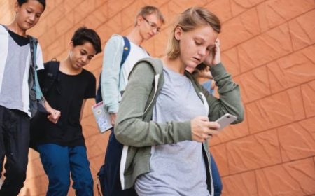 Why Students Choose a Professional Assignment Writing Service for Academic Success