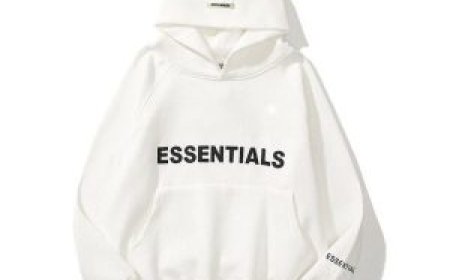 Oversized Comfort Essentials Hoodie