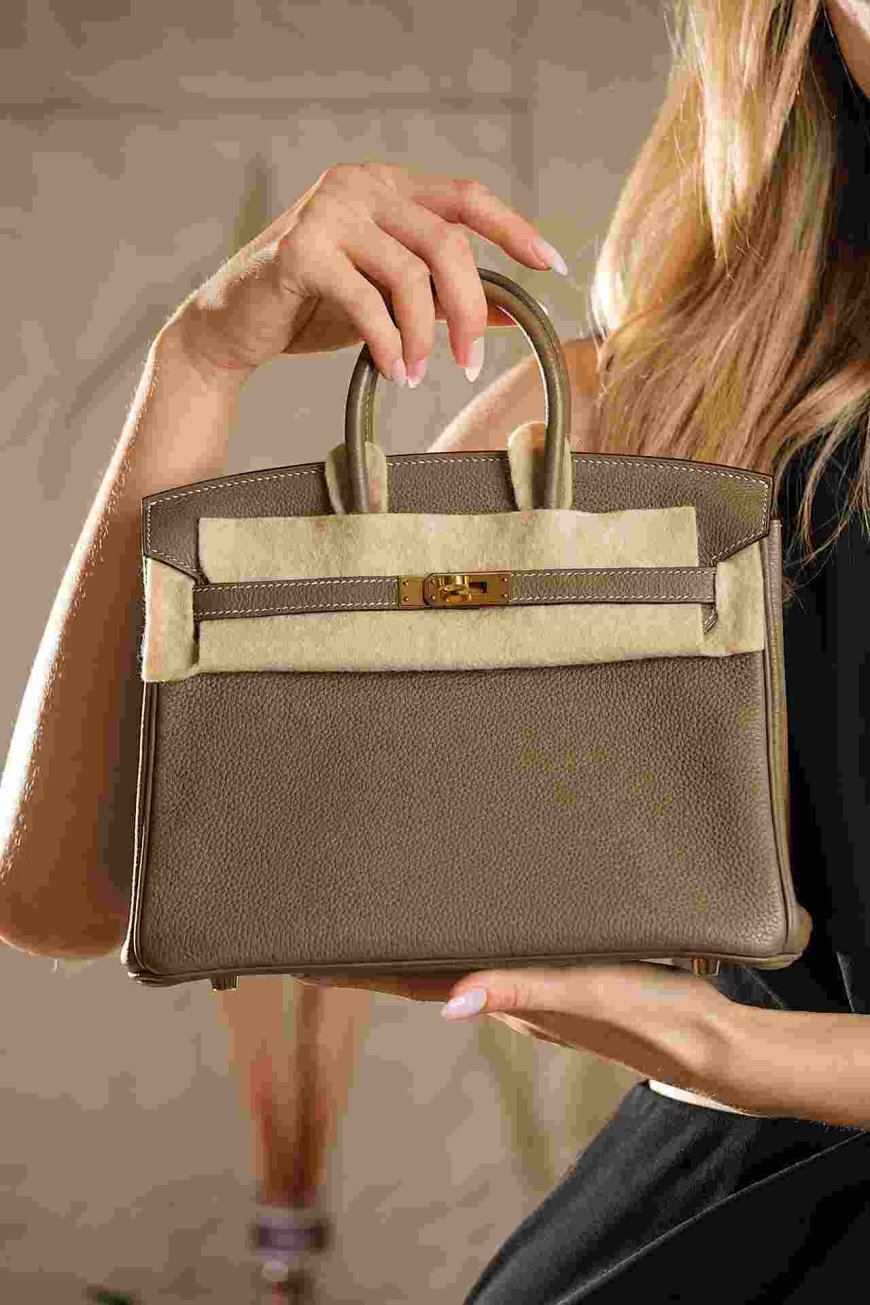 A Beginner's Guide to Purchasing Second Hand Luxury Bags Dubai